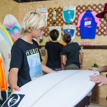 Nueva fábrica de tablas de Surf / Surfboards 